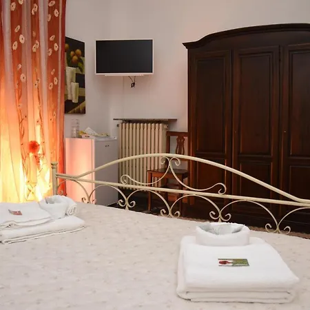 Nocleg ze śniadaniem La Rosa Antica 3*